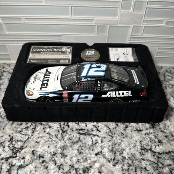 RYAN NEWMAN 2006 DODGE CHARGER ALLTEL DIECAST, 1/24 - Shelf Display - Signed - Picture 2 of 14